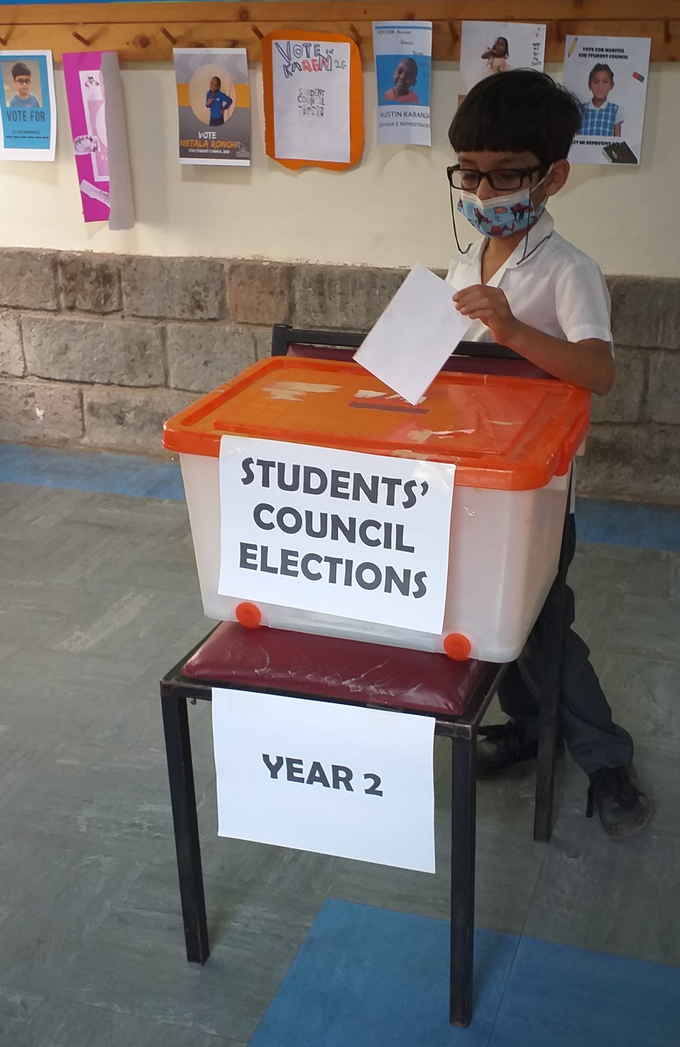 Ali casts his vote.jpg